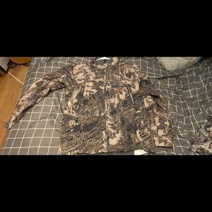 Sitka windbreaker like new